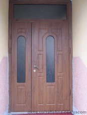 Двері вхідні з фрамугою